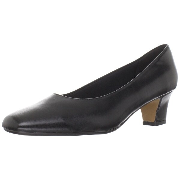lifestride white pumps