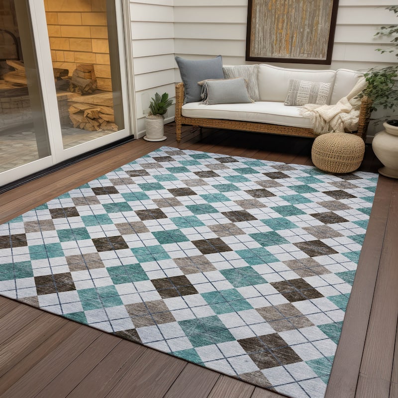 Machine Washable Indoor/ Outdoor Modern Argyle Chantille Rug