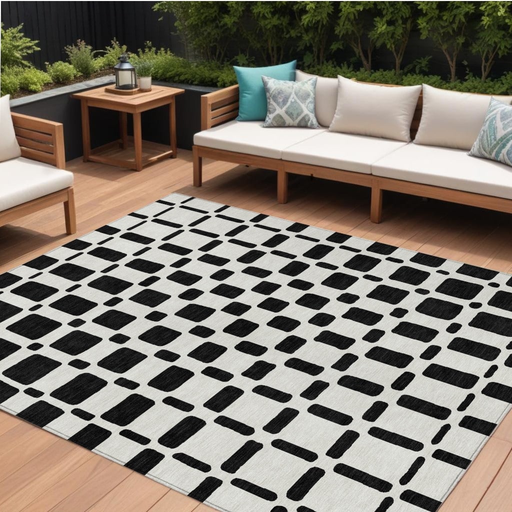 HomeRoots Geometric Transitional Rectangle Outdoor Rug