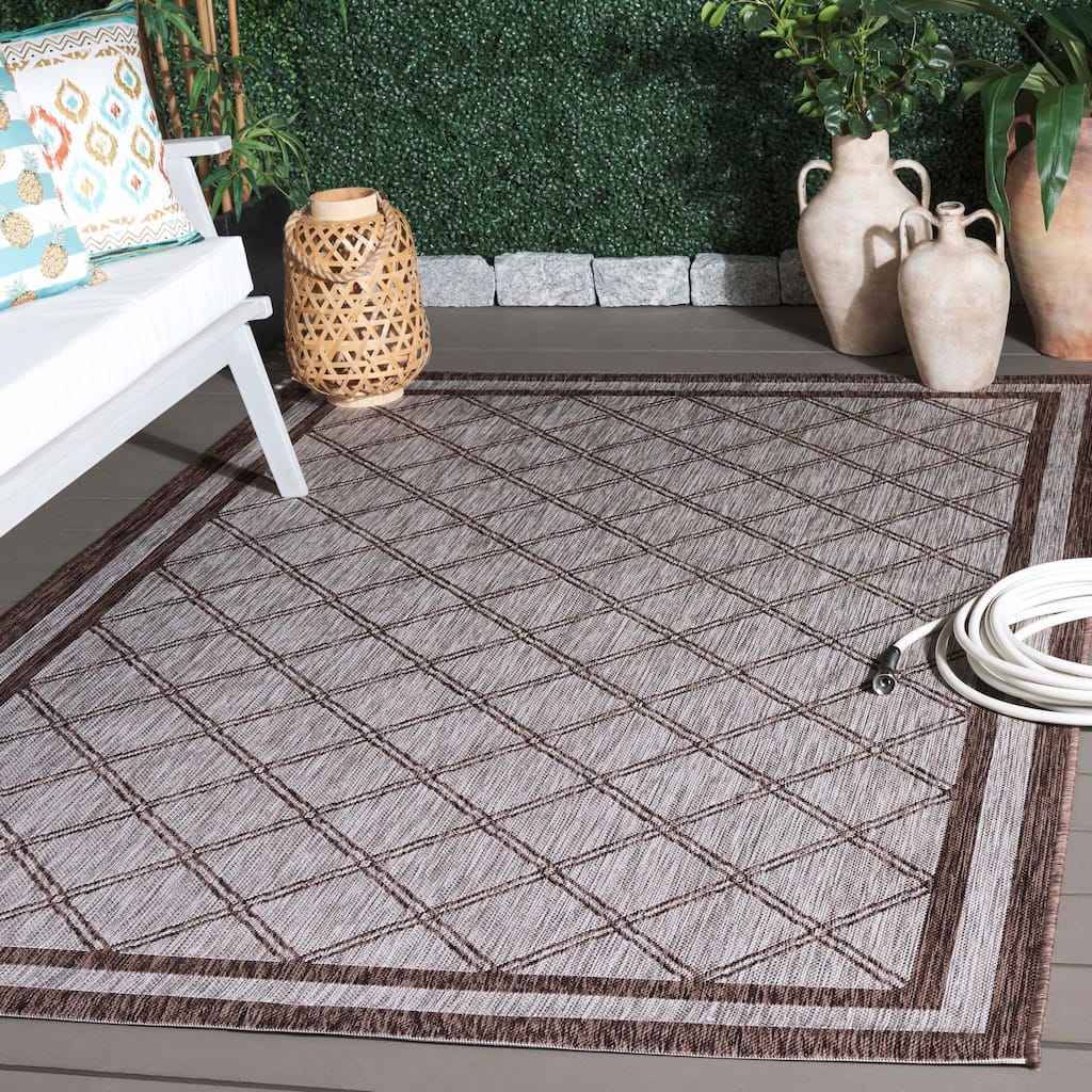 SAFAVIEH Courtyard Yvanne Casual Rug