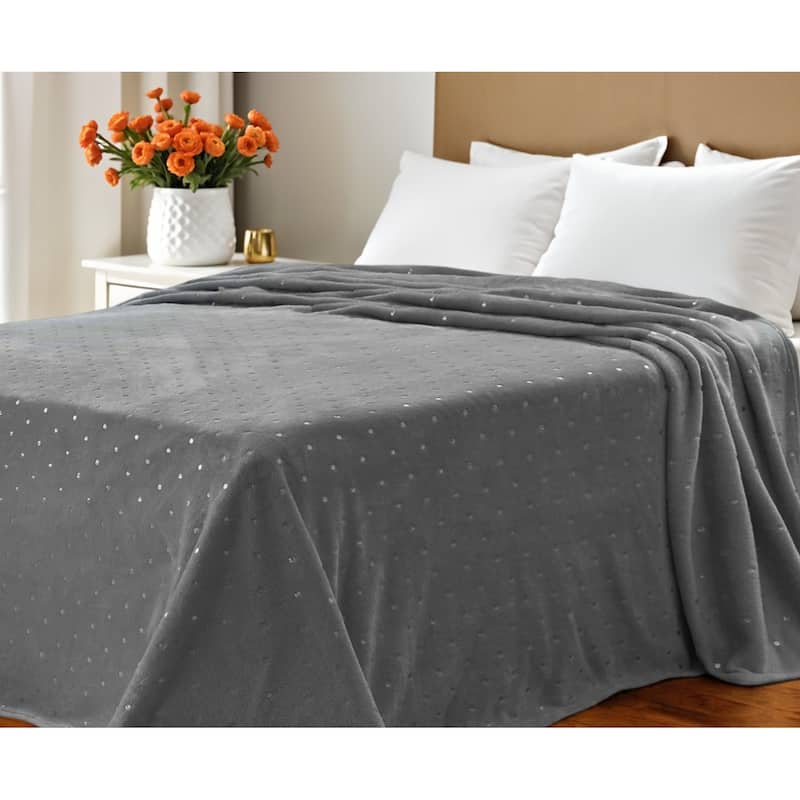HomeRoots Queen Gray And Silver Fleece Woven Polka Dots Plush Blanket - Queen - Silver/Gray