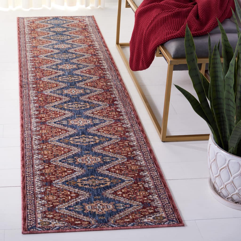 SAFAVIEH Heirloom Stacie Oriental Rug - 2' x 8' Runner
