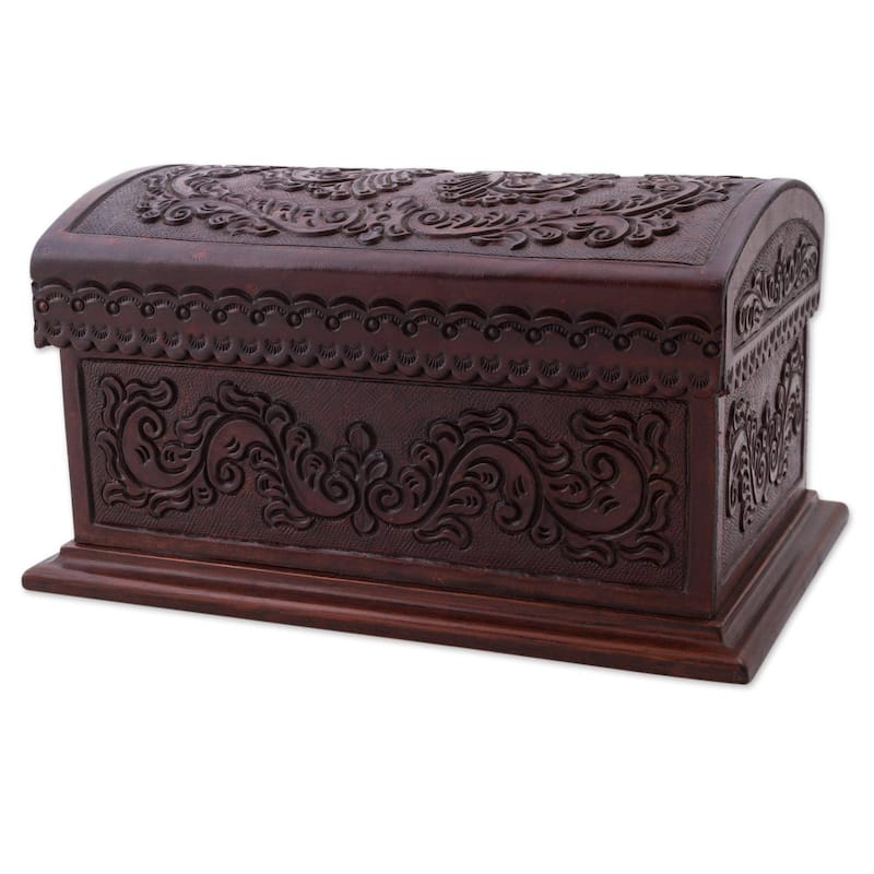 Handmade Classic Inspiration Leather and wood chest (Peru ) - 28 x 20 x 18