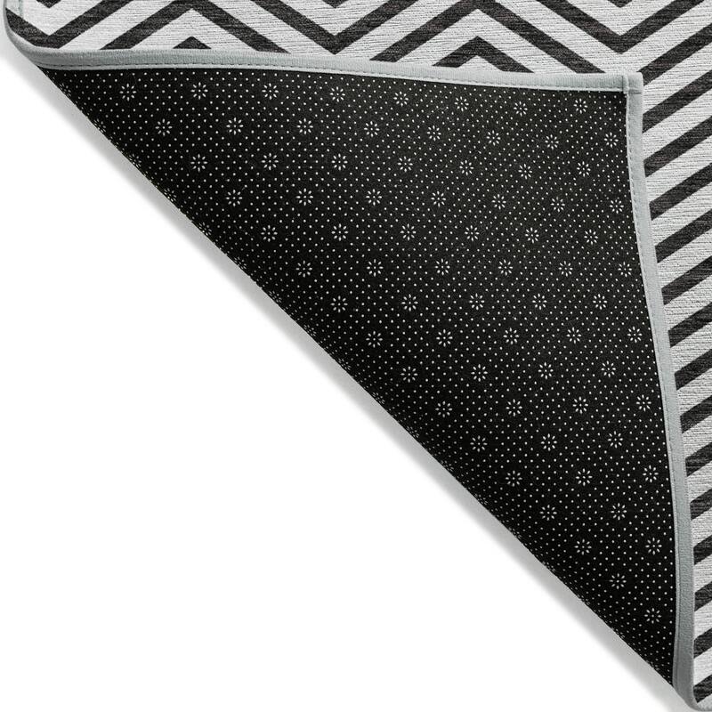 Machine Washable Indoor/ Outdoor Chantille Chevron Stripe Rug