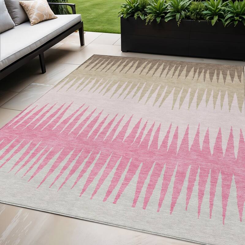 HomeRoots Striped Transitional Rectangle Outdoor Rug - 5' X 8'