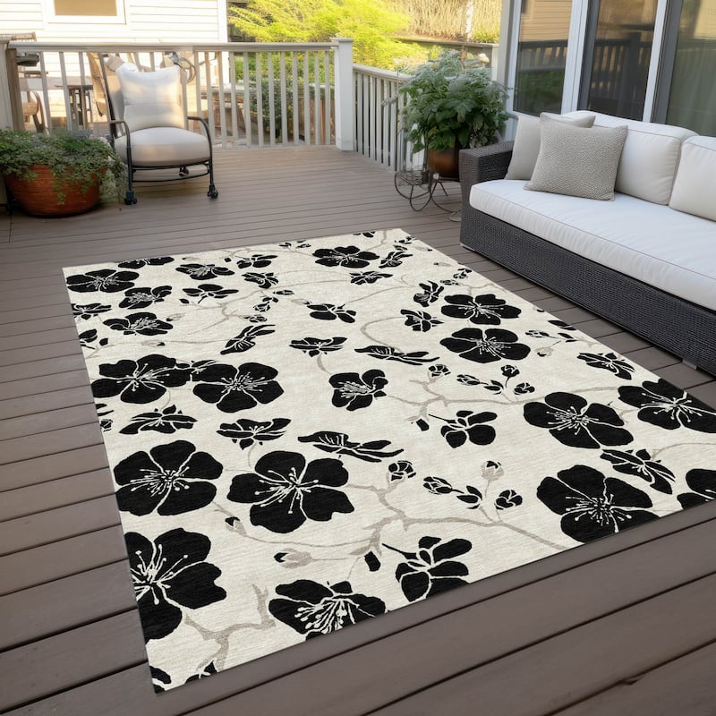 Machine Washable Indoor/ Outdoor Floral Zen Chantille Rug