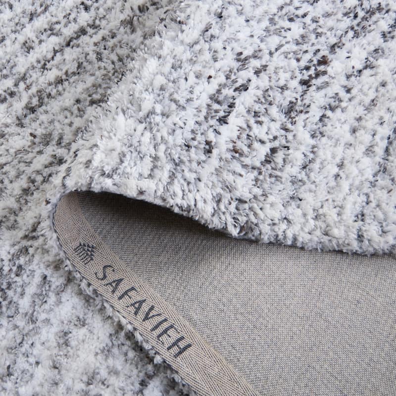 SAFAVIEH Handmade Glory Shag Stergiani Rug