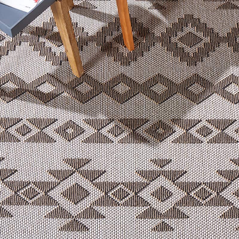 SAFAVIEH Global Kerttu Indoor/Outdoor Waterproof Rug