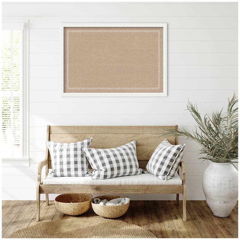 Kate and Laurel Pinboard White Scalloped Edge