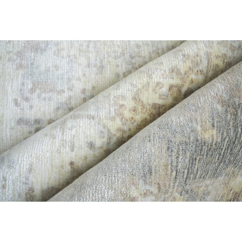 EXQUISITE RUGS Murano Hand-loomed Wool/Bamboo Silk Nutshell Area Rug.