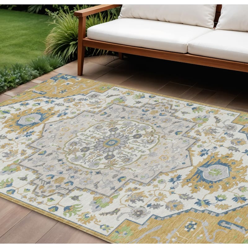 HomeRoots Oriental Traditional Rectangle Outdoor Rug - 8' X 10'