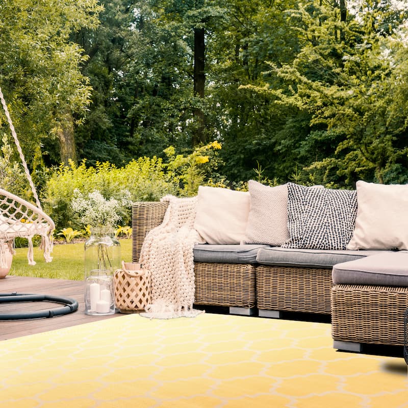 SAFAVIEH Courtyard Sufia Waterproof Trellis Backyard Patio Rug