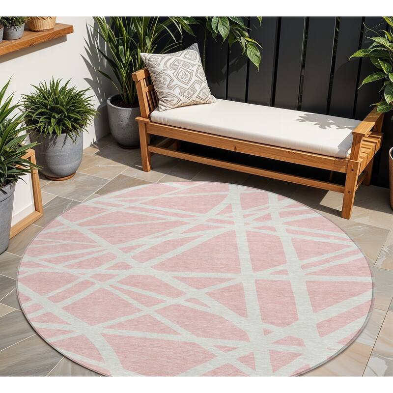HomeRoots Geometric Transitional Rectangle Outdoor Rug - 8' Round