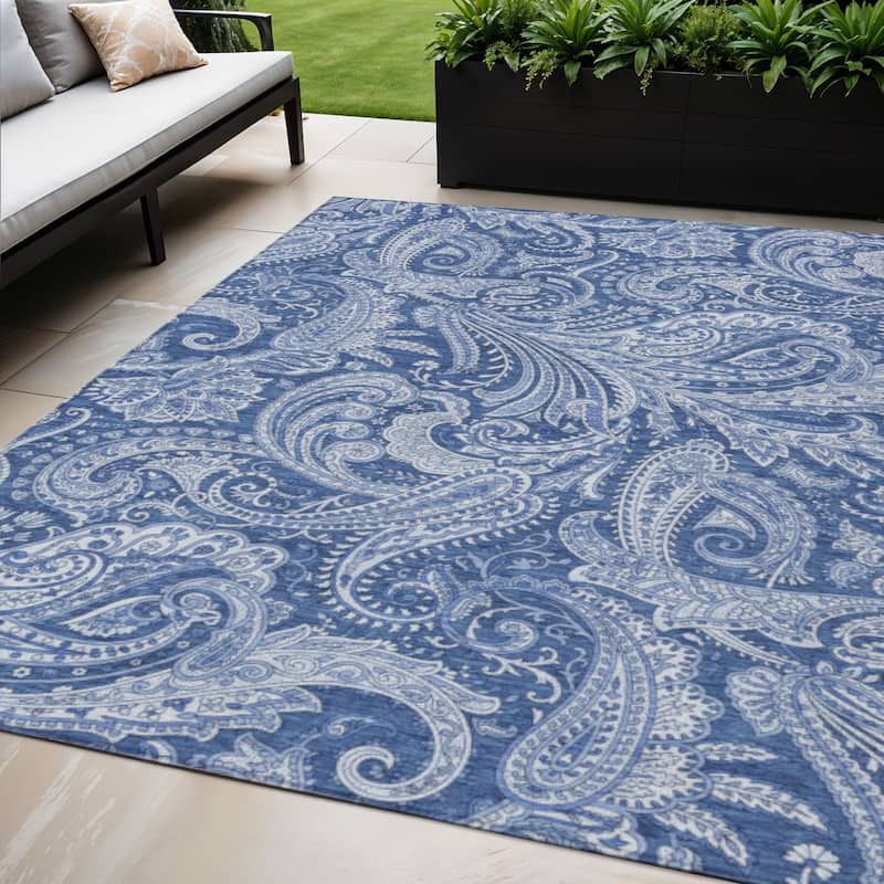 HomeRoots Paisley Transitional Rectangle Outdoor Rug - 5' X 8'