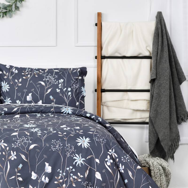 Vilano Plush All Seasons Secret Meadow Down Alternative 3-piece Comforter