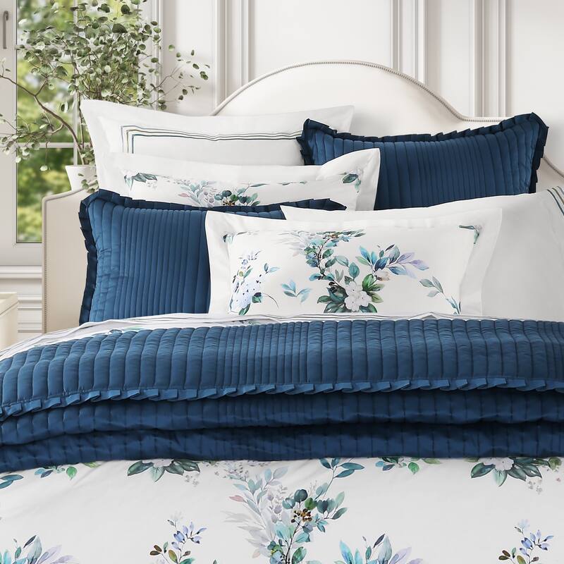 Meadow Blue Quilt Set