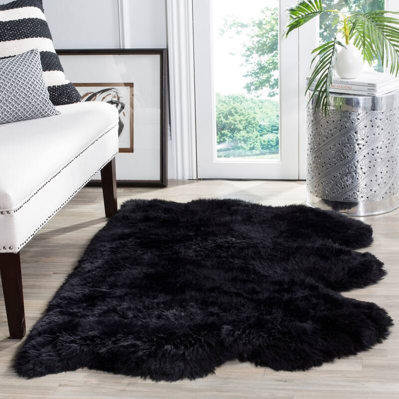 SAFAVIEH Handmade Natural Sheepskin Leanca 3.4-inch Thick Rug - 3' x 5' - Midnight Black - Rectangle