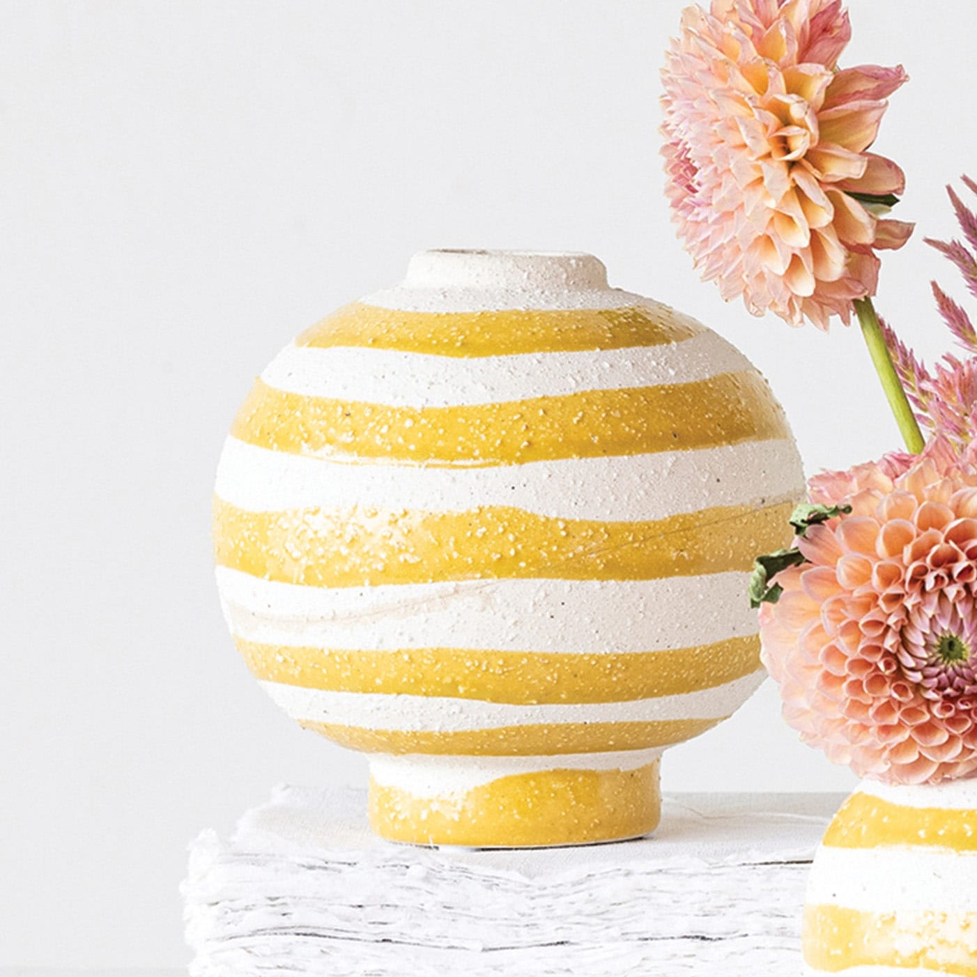 Yellow vases shop