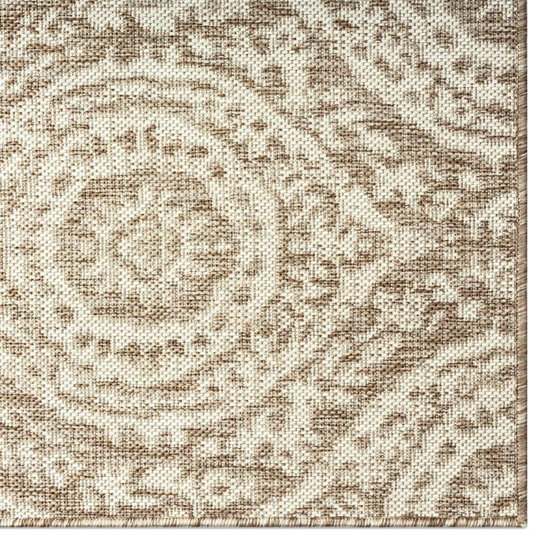 Nicole Miller New York Patio Country Zoe Moroccan Damask Indoor/Outdoor Area Rug