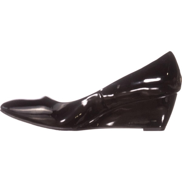 bandolino patent leather shoes