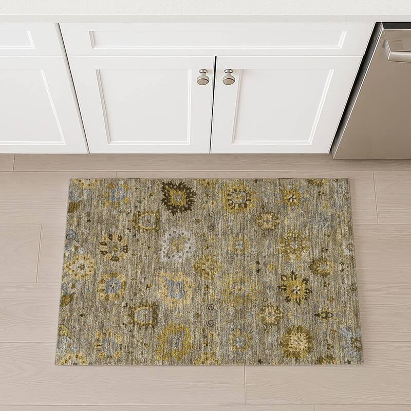 Machine Washable Indoor/ Outdoor Vintage Traditional Chantille Rug