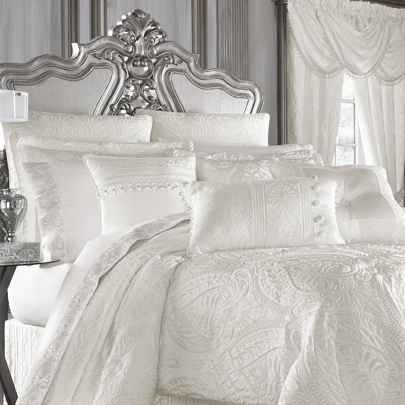 J. Queen New York Bianco Comforter Set
