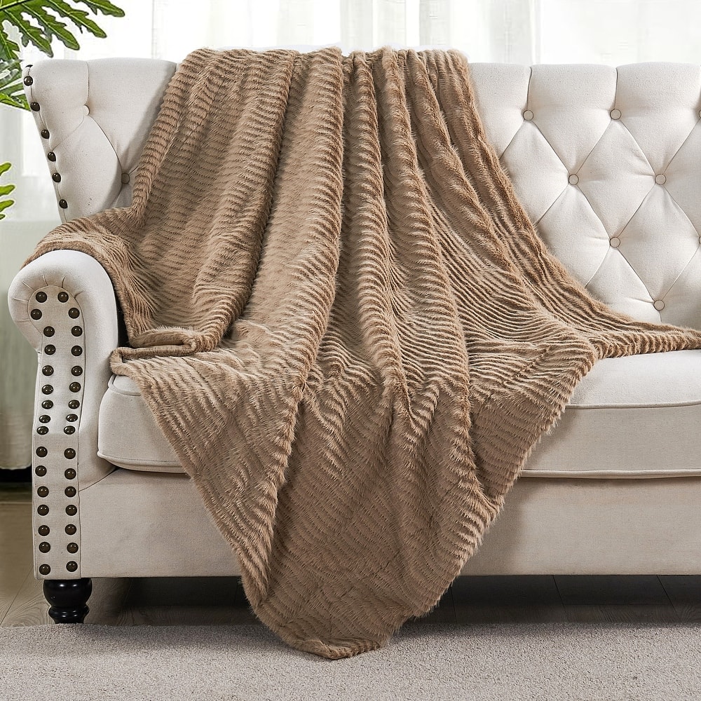 Shaggy Wavy FauxFur Throw Cozy Soft Thick Blanket for Bedroom