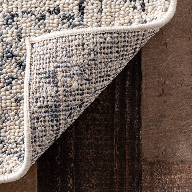 Nuloom Elodie Distressed Diamonds Area Rug