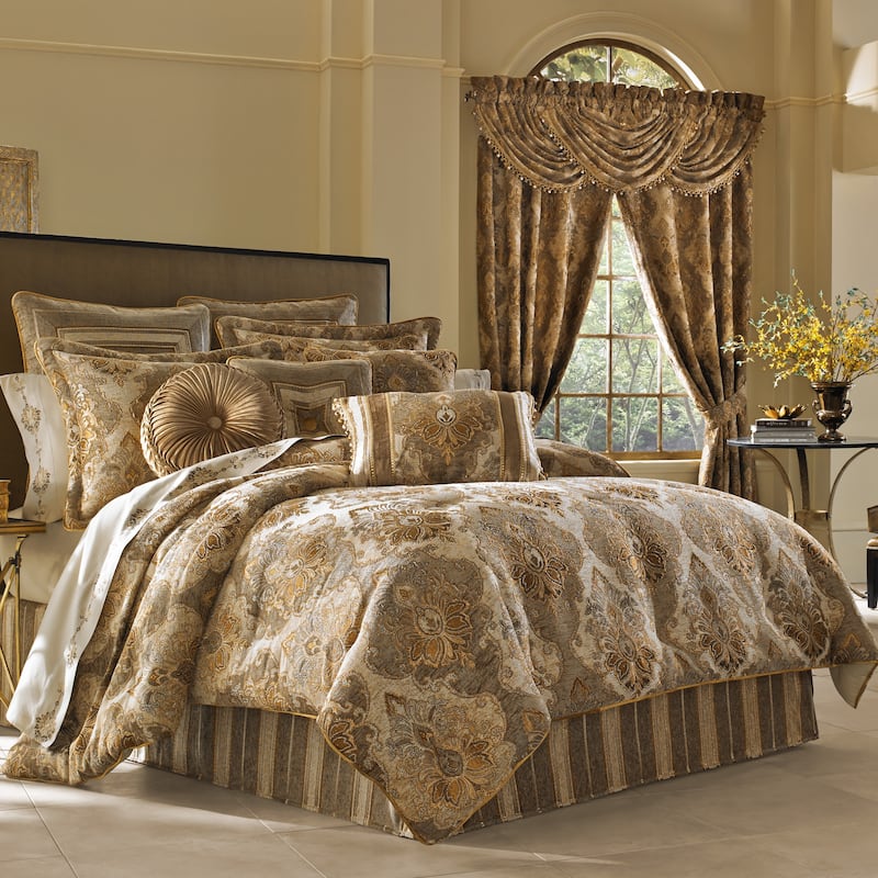 J. Queen New York Bradshaw Comforter Set