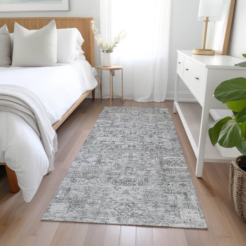 Machine Washable Indoor/ Outdoor Chantille Vintage Traditional Rug - Gray - 2'3" x 7'6"