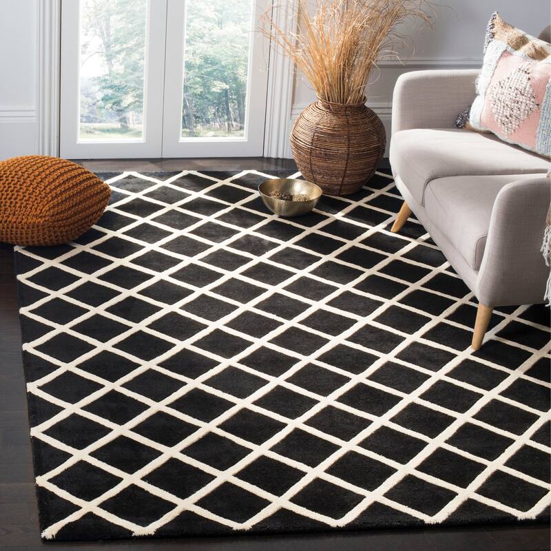 SAFAVIEH Handmade Chatham Retha Modern Moroccan Wool Rug - 4' x 6' - Black/Ivory - Rectangle