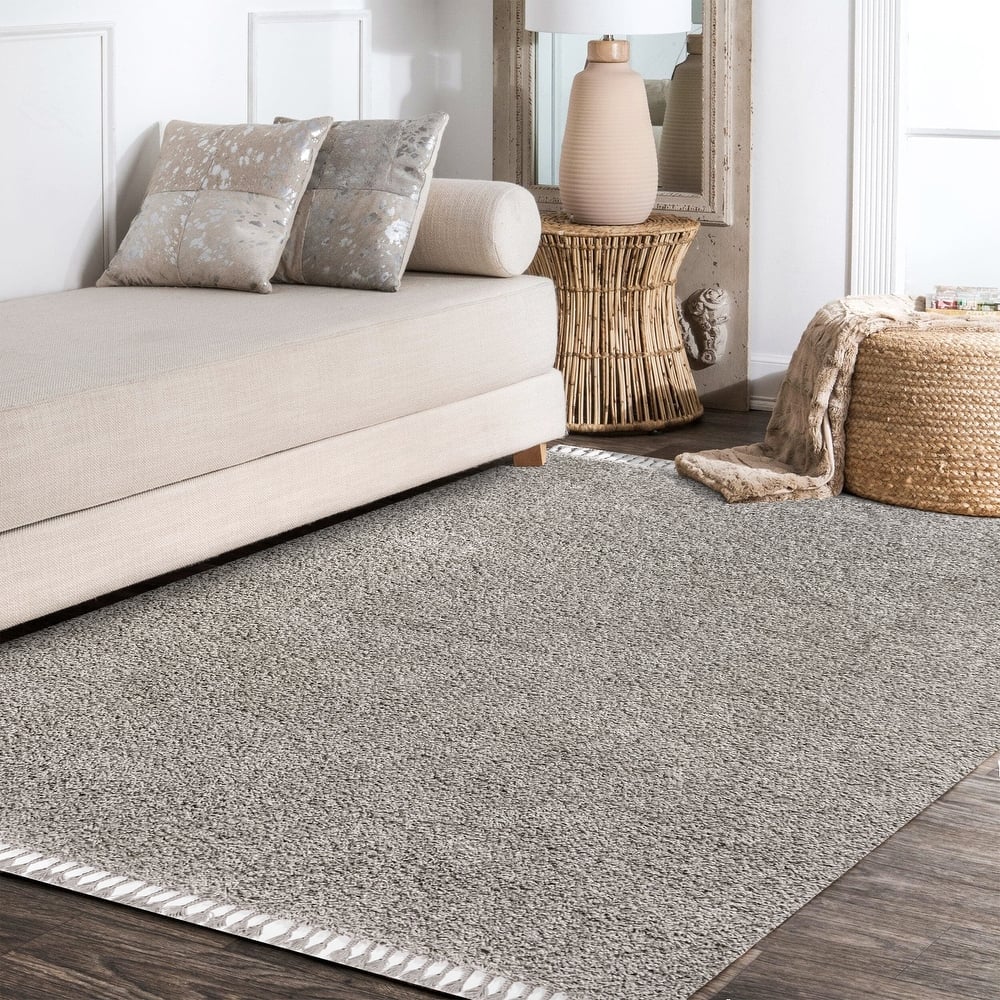 JONATHAN Y Modern Shag Plush Tassel Area Rug