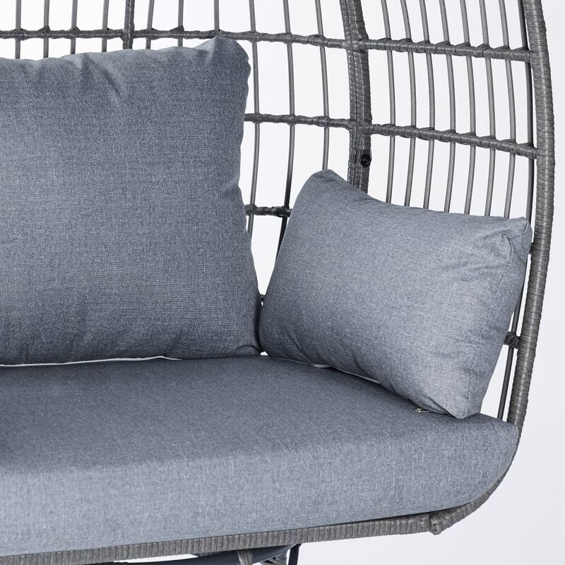 Commercial Indoor/Outdoor Wicker Swivel Lounge Chair with 4 Cushions