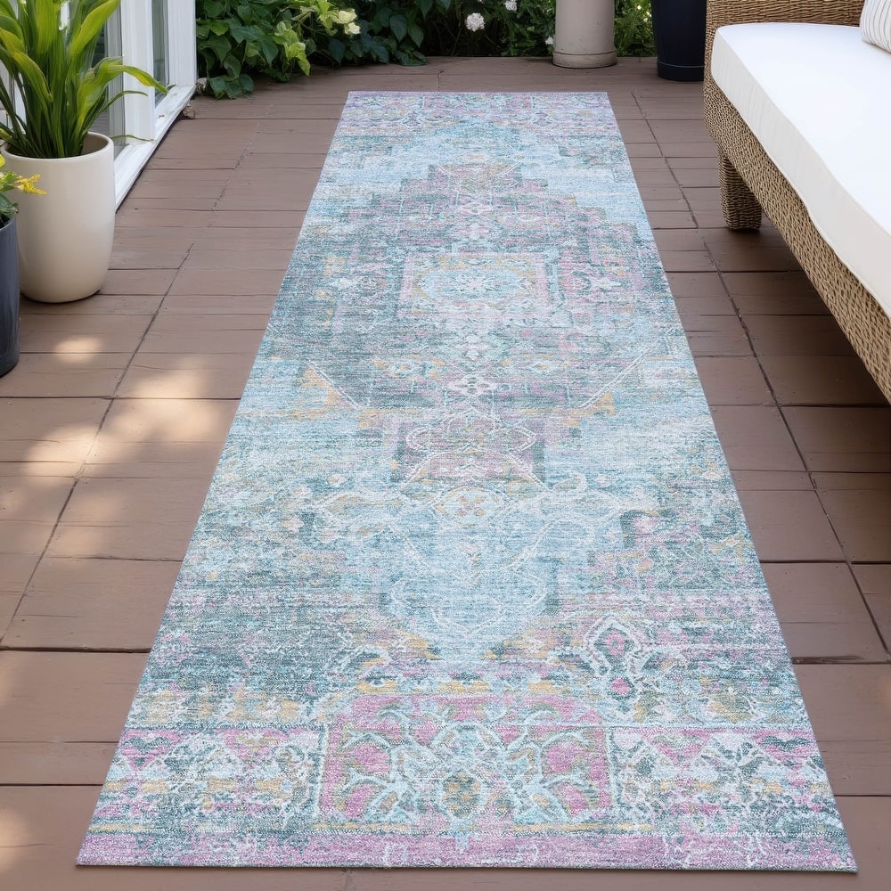 Machine Washable Indoor/Outdoor Traditional Global Chantille Rug