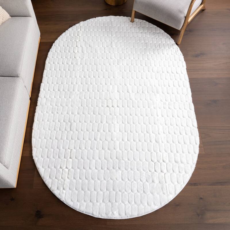 Nuloom Nia SuperiorWash Tile Faux Rabbit Machine Washable Area Rug - 5' x 7'6" Oval - White - Oval