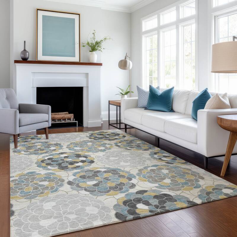 Machine Washable Indoor/ Outdoor Mosaic Cluster Chantille Rug