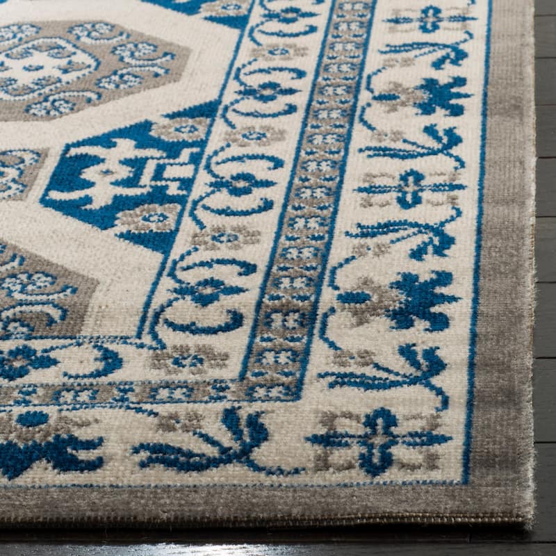 SAFAVIEH Patina Bernadine Traditional Oriental Rug