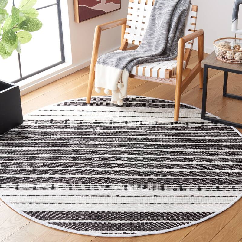 SAFAVIEH Handmade Striped Kilim Teika Transitional Rug - 6' Round - Black/Ivory