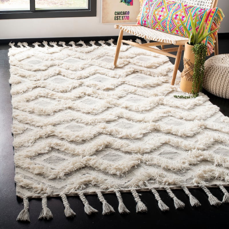 SAFAVIEH Hand-knotted Kenya Lital Southwestern Tribal Wool Rug
