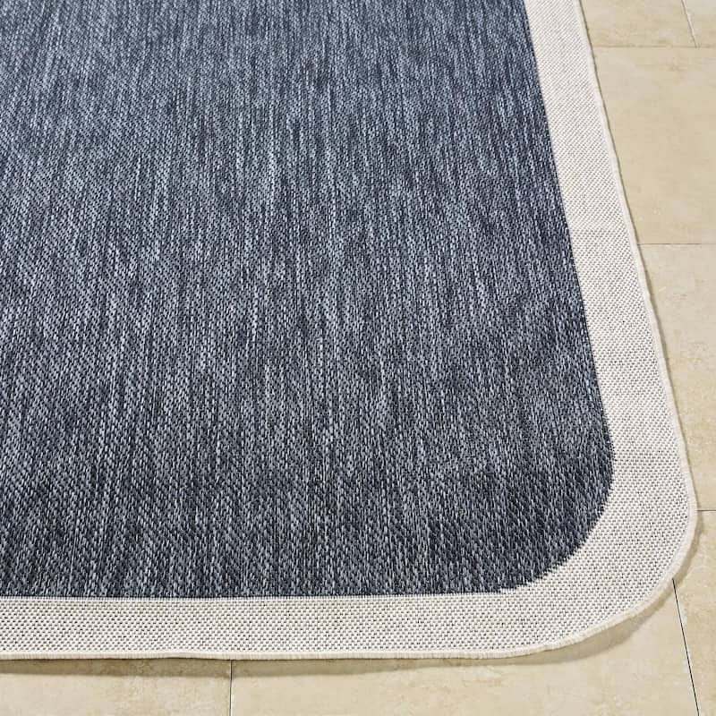 Livabliss Miami Beach Traditional Indoor/Outdoor Area Rug