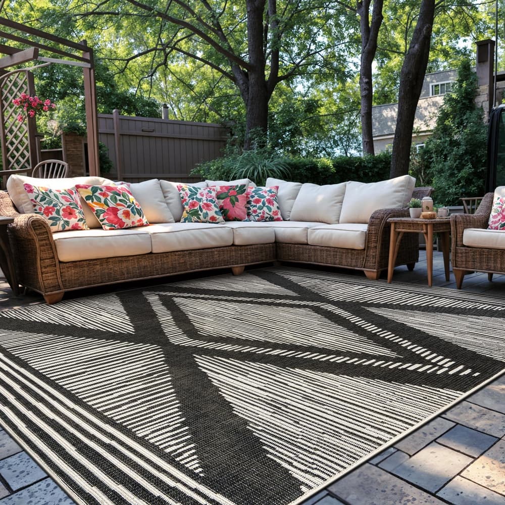 World Rug Gallery Contemporary Geometric Stripe Reversible Indoor / Outdoor Area Rug