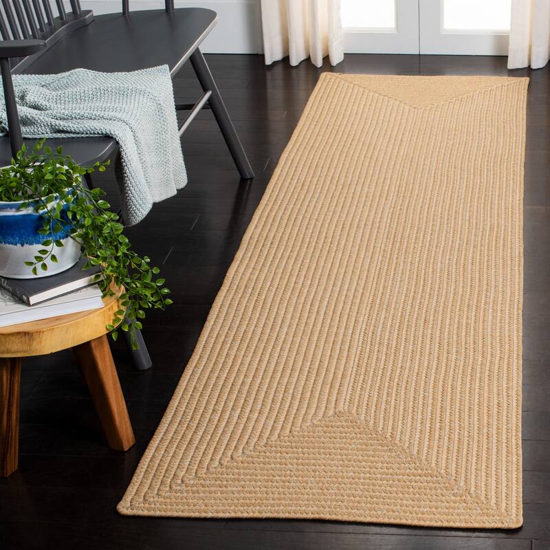 SAFAVIEH Handmade Braided Country Casual Lavada Rug - 2'3" x 6' Runner - Beige/Tan