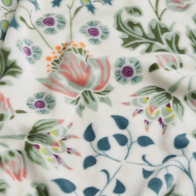 Jessica Simpson 50" x 60" Plush Throw Blankets