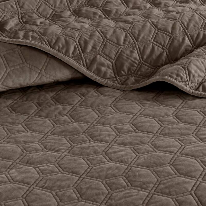 Madison Park Emery 3 Piece Velvet Quilt Set