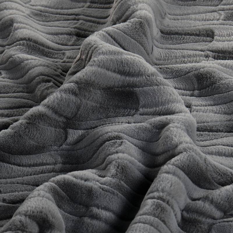 Home Soft Things Leaf Pattern FauxFur Throw Cozy Textured Blanket