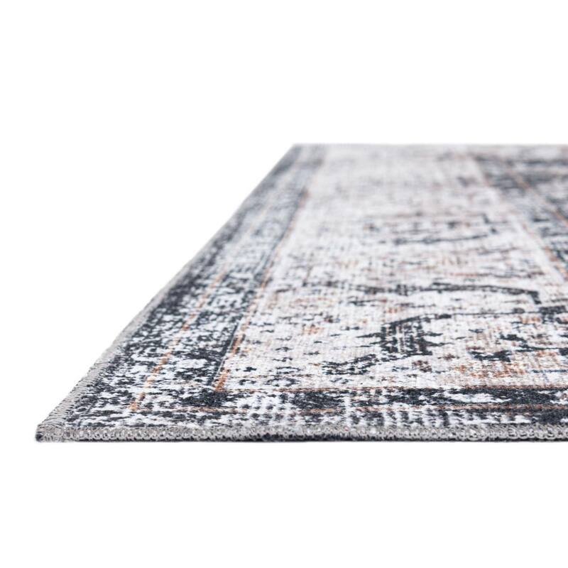 Traditional Tira Collection Area Rug