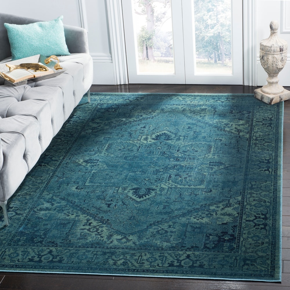 SAFAVIEH Vintage Lenna Oriental Distressed Viscose Rug
