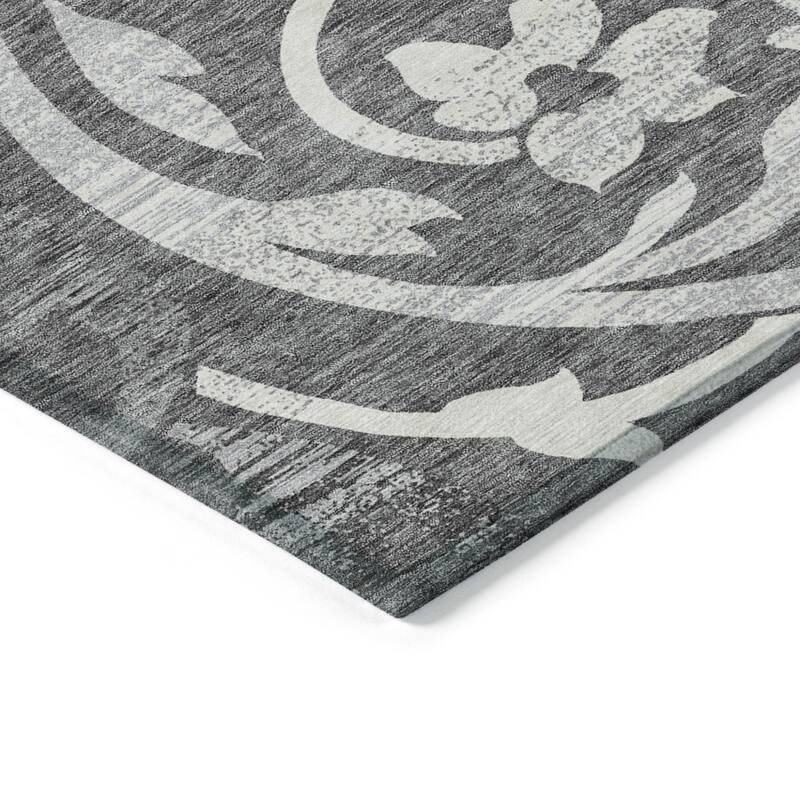 HomeRoots Floral Transitional Rectangle Outdoor Rug
