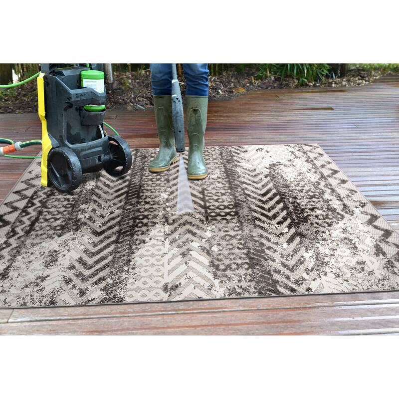 World Rug Gallery Turin Modern Geometric Bohemian Indoor/Outdoor Area Rug