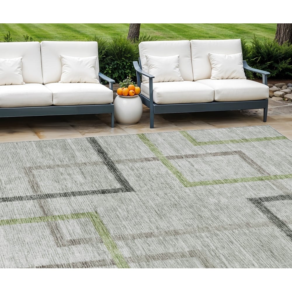 HomeRoots Geometric Transitional Rectangle Outdoor Rug
